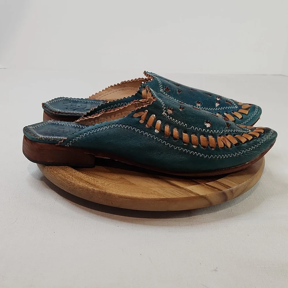 Vrai Cuir leather handmade pointy mules. Size 7 - Picture 2 of 7